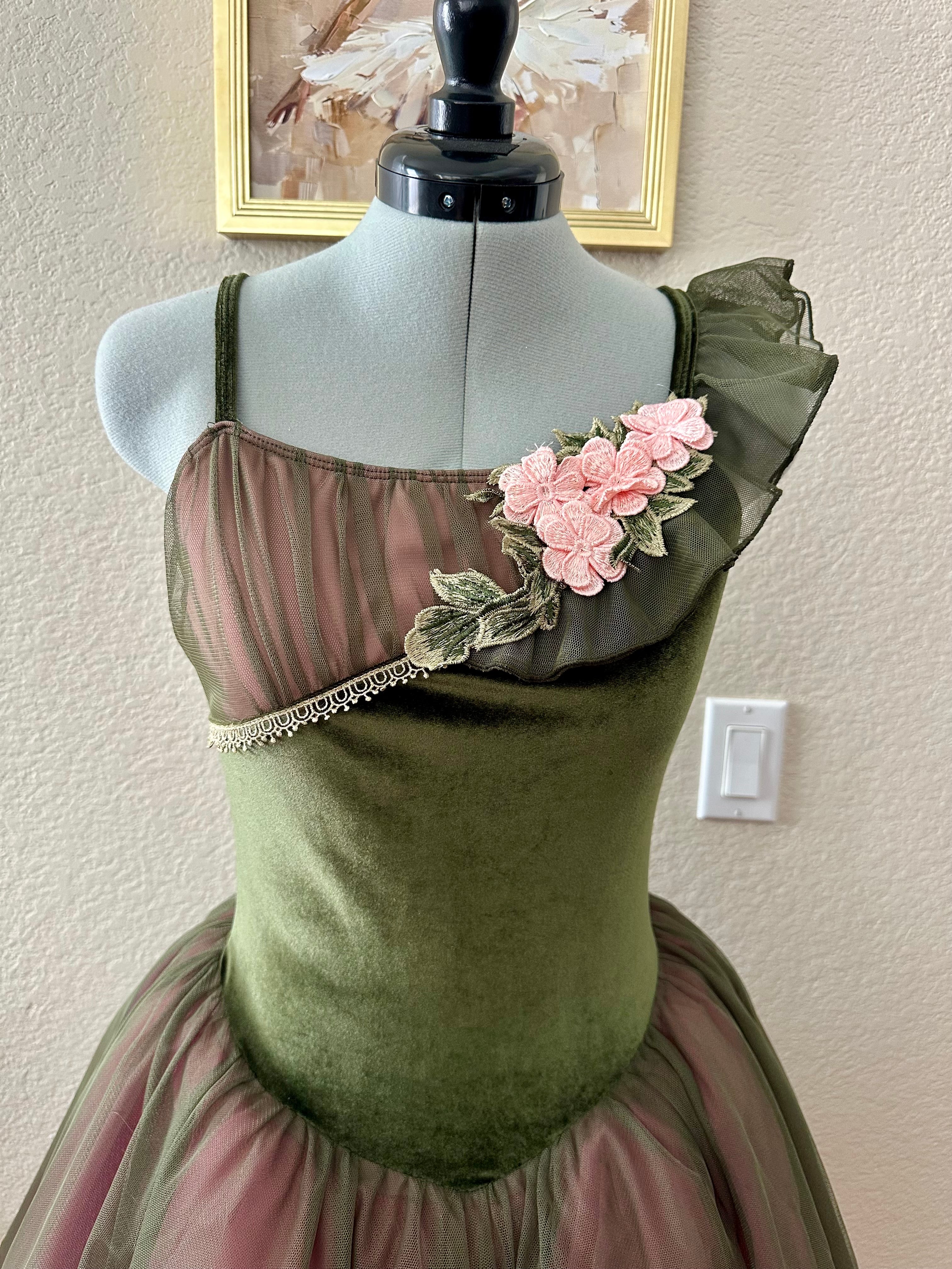The Holly and the Ivy (12 available in XLC, XXLC, SA, MA, LA)