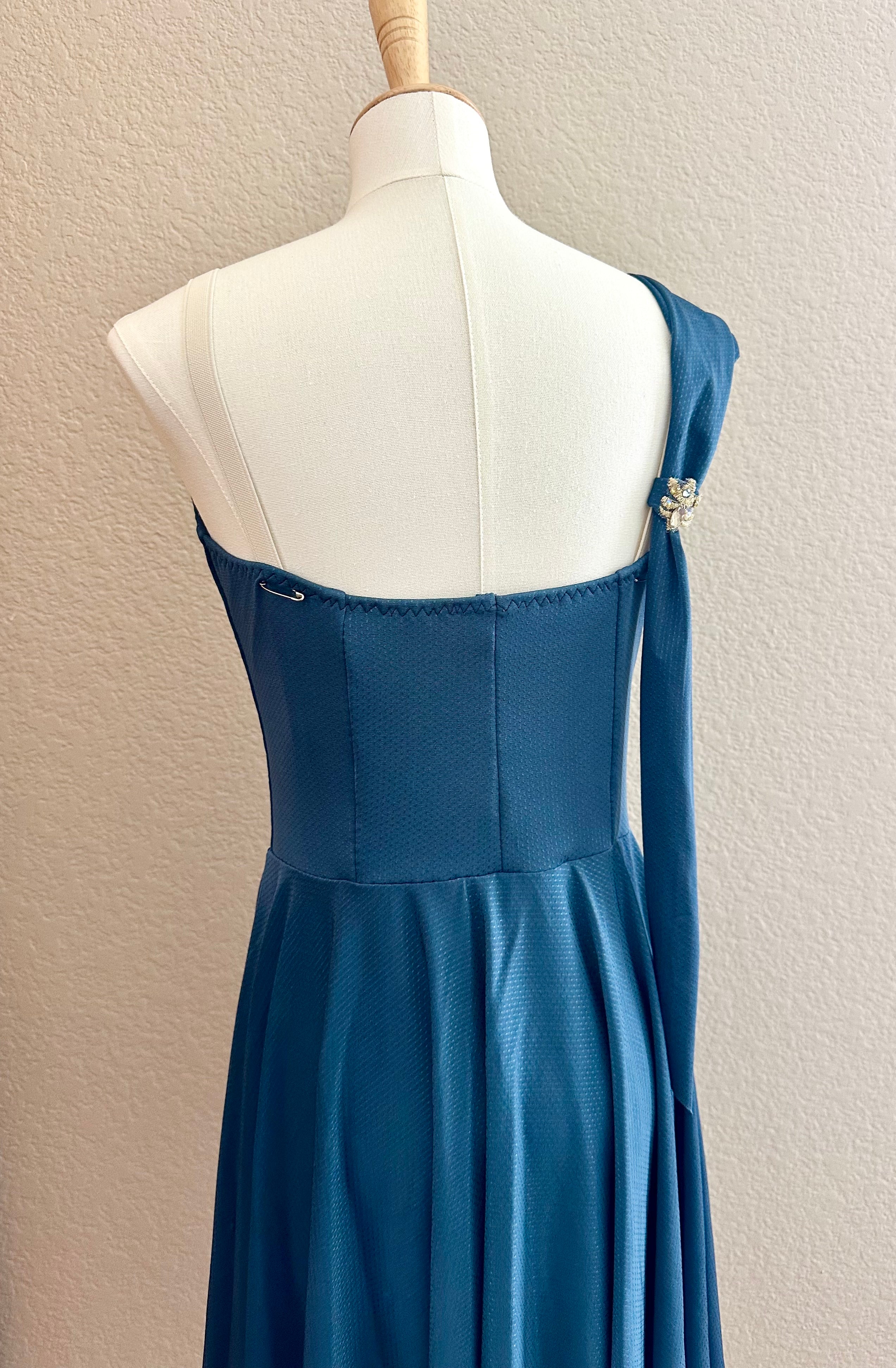 Dark Blue Talisman Costume (Size Adult Small)